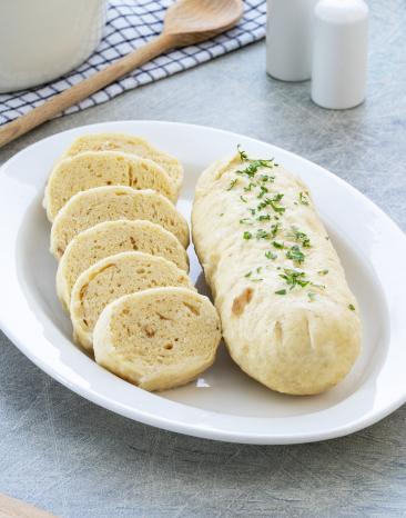 Original böhmische Knödel mit Hefe.