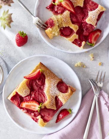 Einfacher Erdbeer-Blechkuchen Einfacher Erdbeer-Blechkuchen