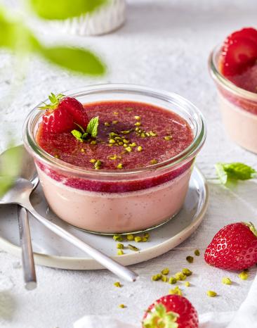 Rosa-Erdbeer-Panna-Cotta Rosa-Erdbeer-Panna-Cotta